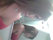 拉丁豪乳美人在飛機廁所里自拍